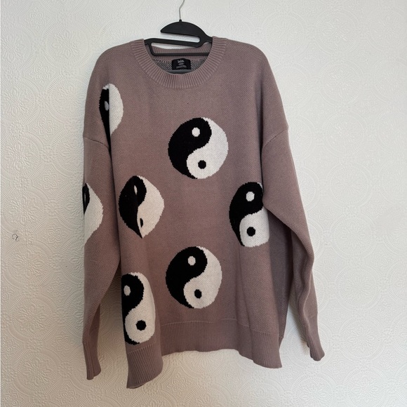 Dressed in LALA Karma Queen Oversized Yin and Yang Knit - Picture 2 of 3